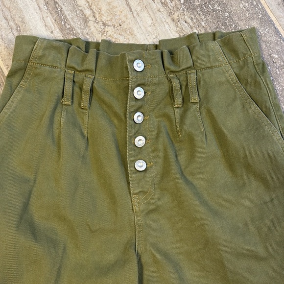 Free People Cindy Utility Short in Sage Size 2 **no belt** - Picture 2 of 11